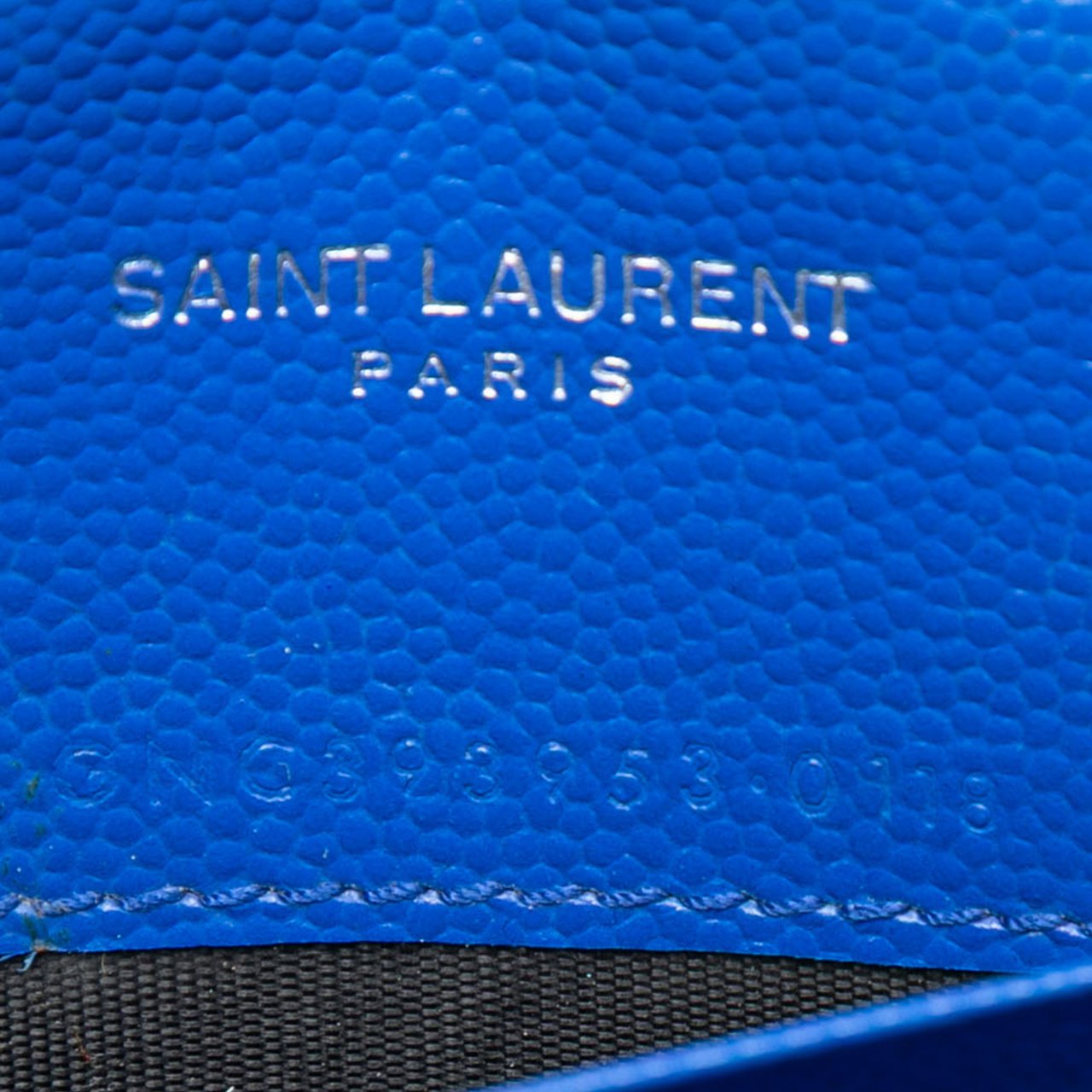 Saint Laurent Grain De Poudre Chevron Monogram Envelope Chain Wallet Blauw
