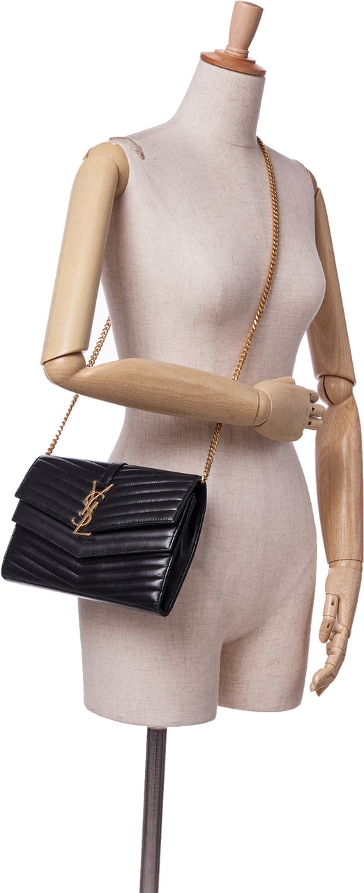 Saint Laurent Lambskin Chevron Monogram Sulpice Chain Wallet Zwart