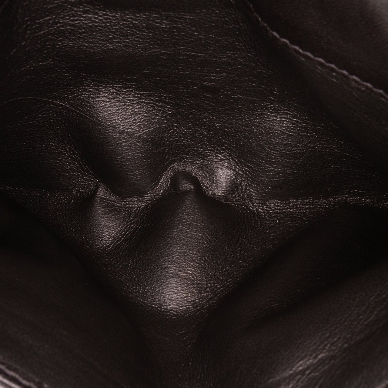 Saint Laurent Lambskin Chevron Monogram Sulpice Chain Wallet Zwart