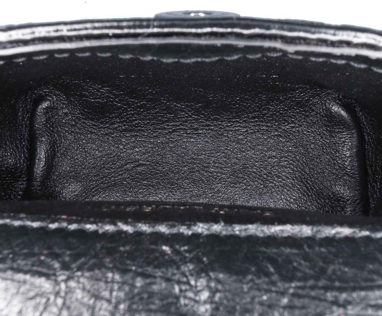 Saint Laurent Micro Crinkled Leather Niki Airpods Case with Chain Zwart