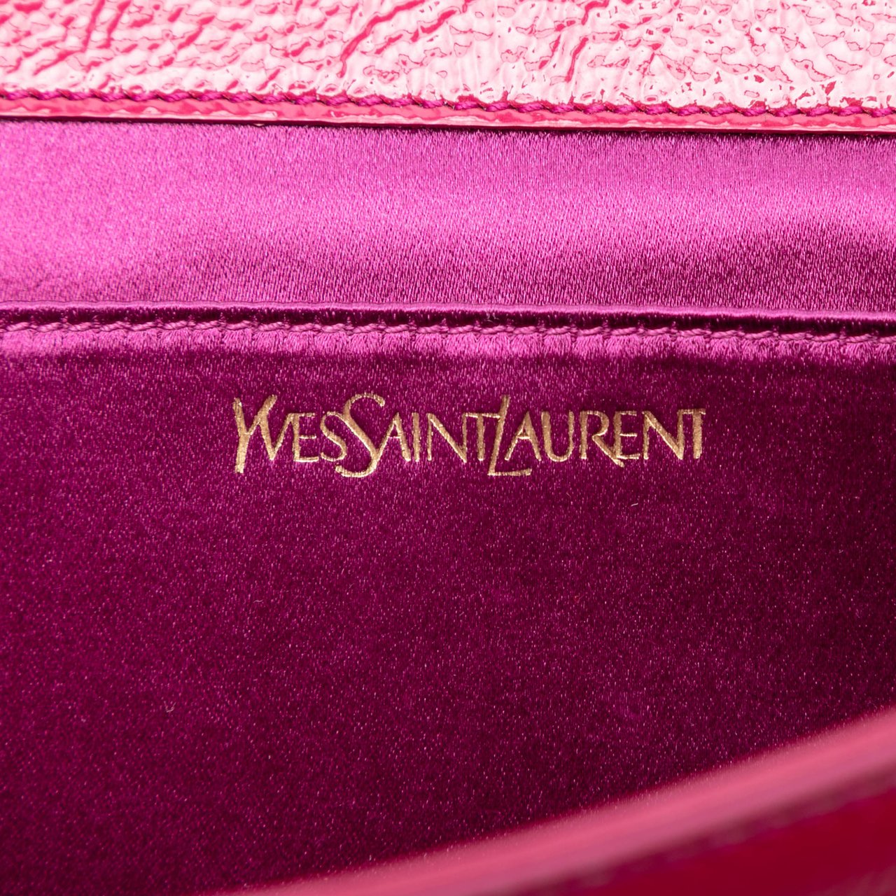 Saint Laurent Large Textured Patent Belle De Jour Clutch Roze