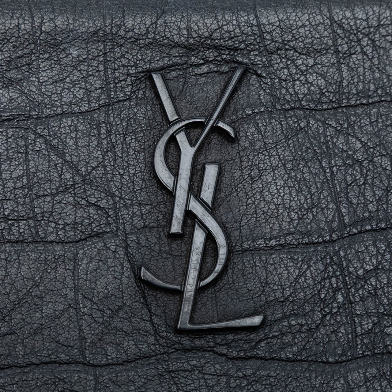 Saint Laurent Croc Embossed Leather Monogram Clutch Zwart