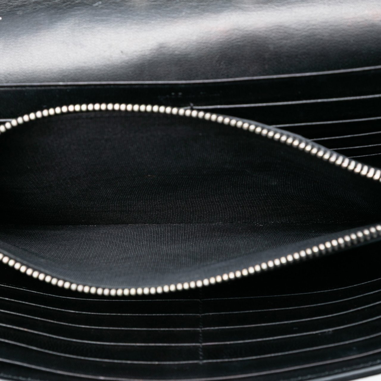 Saint Laurent Croc Embossed Leather Wallet On Chain Zwart