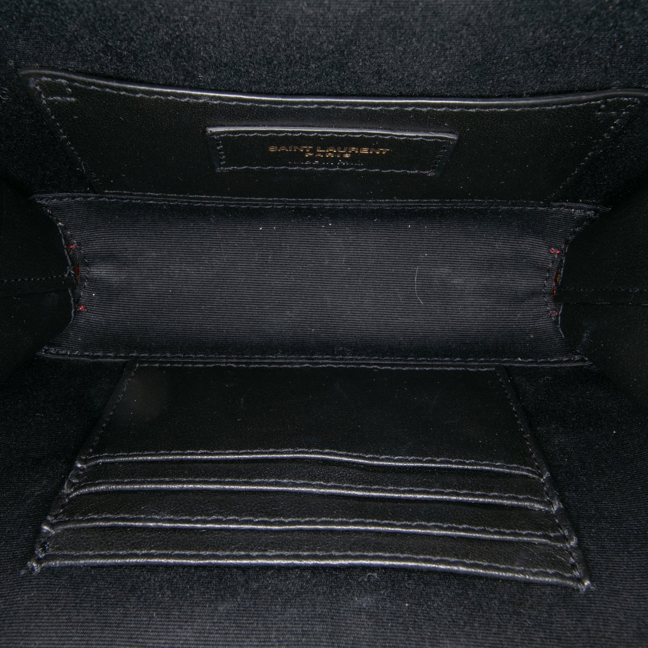 Saint Laurent Lambskin Matelasse Monogram Vicky Belt Bag Rood