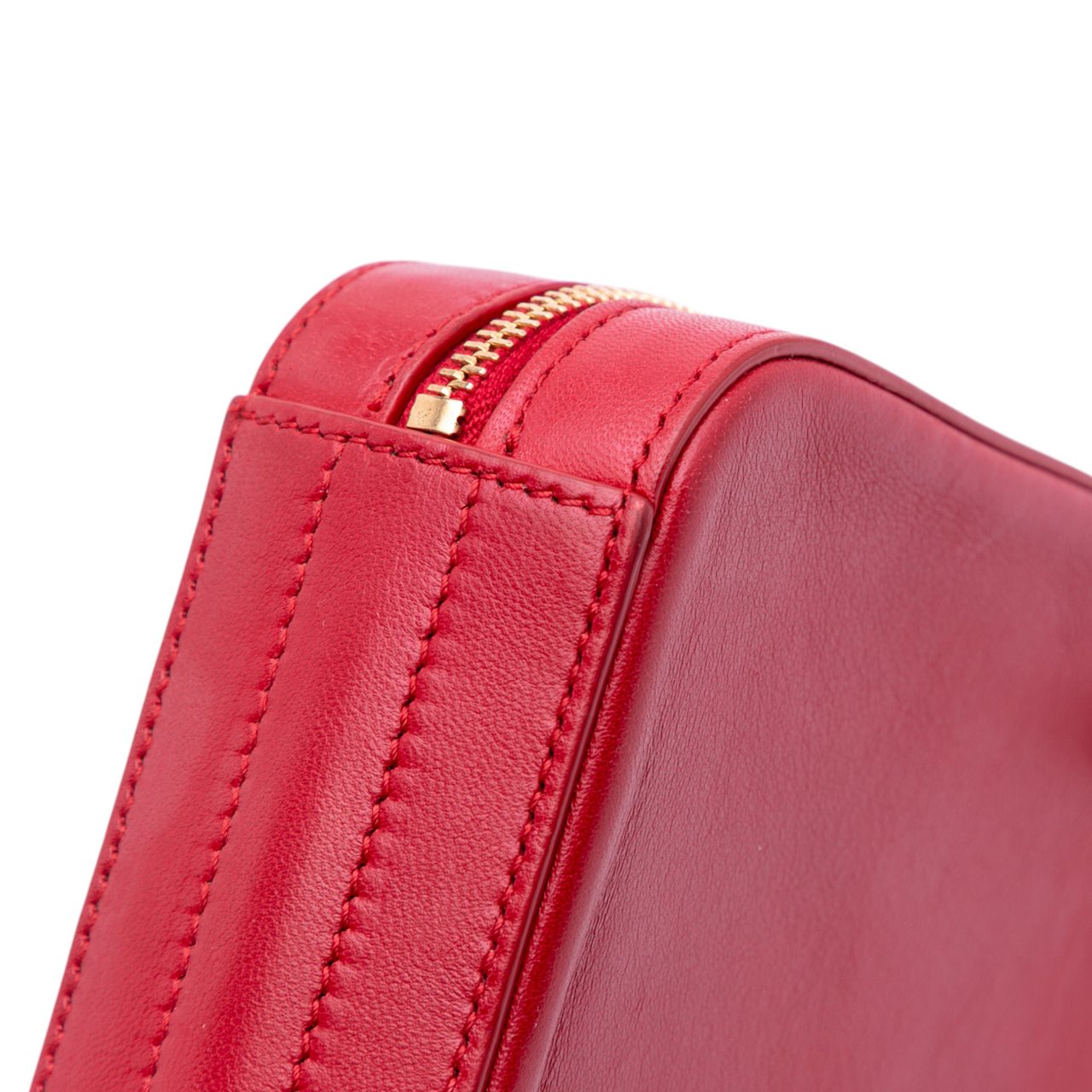 Saint Laurent Lambskin Matelasse Monogram Vicky Belt Bag Rood