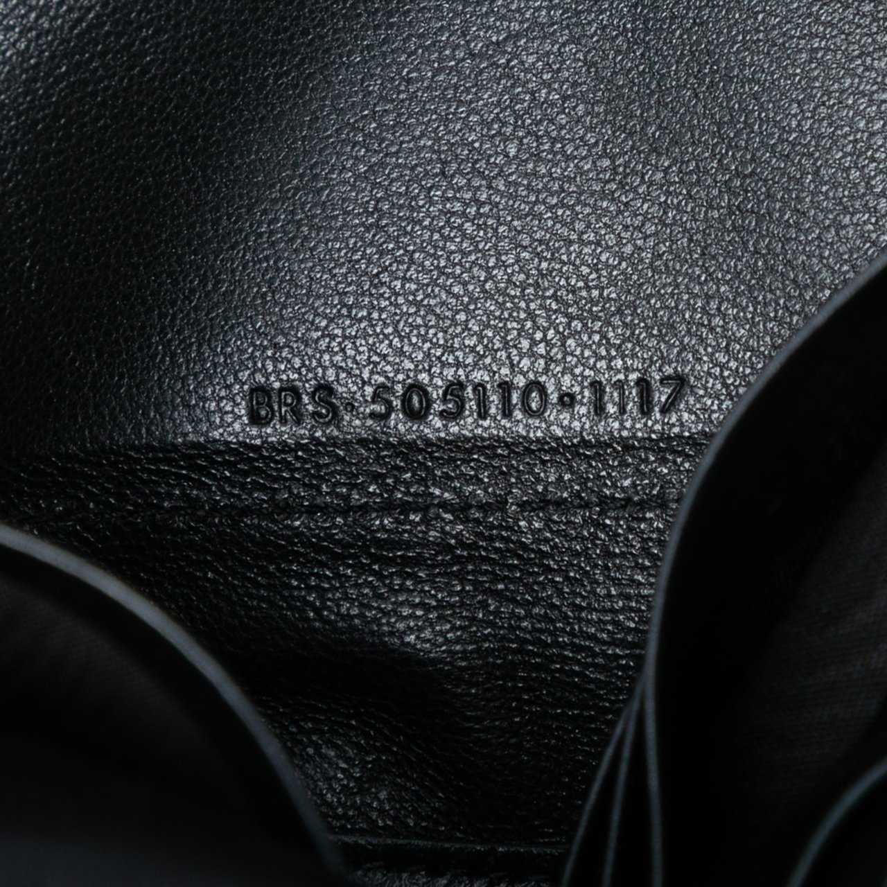 Saint Laurent Sequin Monogram Kate Wallet on Chain Zwart