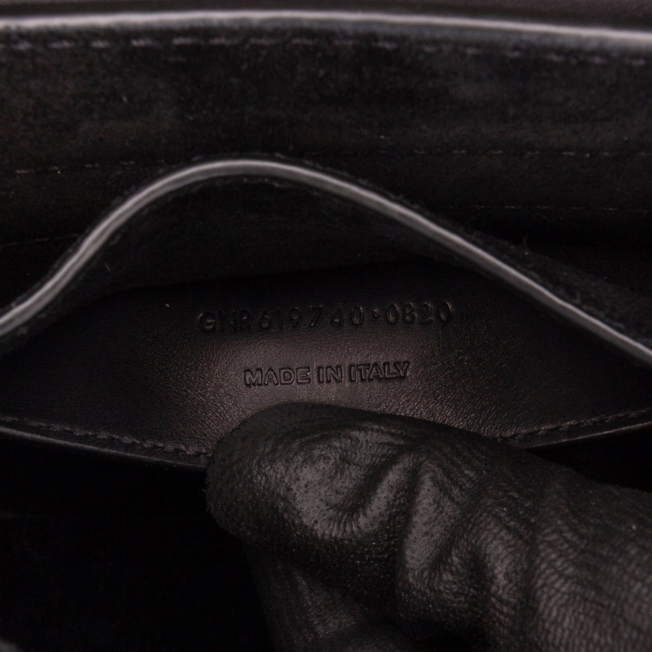 Saint Laurent Small Leather Monogram Kaia Crossbody Zwart