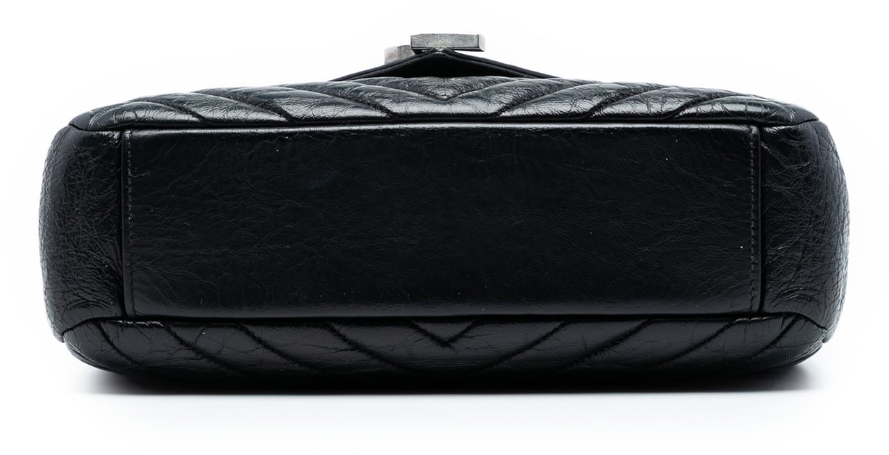 Saint Laurent Medium Crinkled Calfskin Punk Chain Bag Zwart