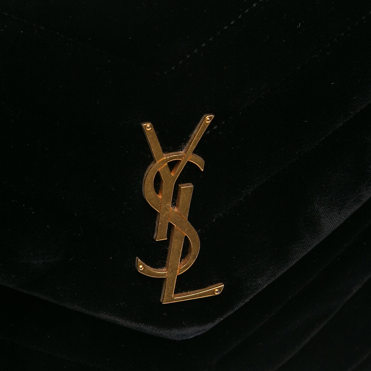 Saint Laurent Small Matelasse Velvet Monogram LouLou Crossbody Zwart