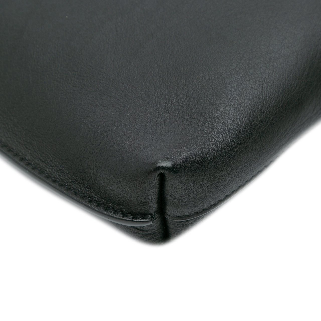 Saint Laurent Small Calfskin Suzanne Hobo Zwart