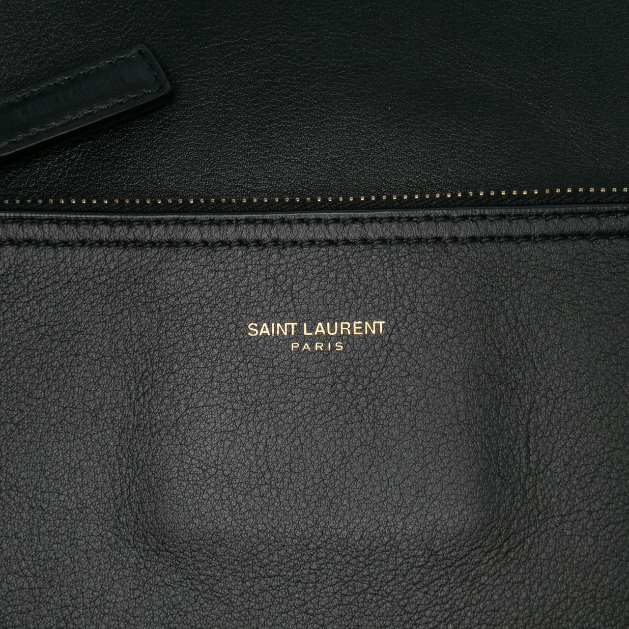Saint Laurent Small Calfskin Suzanne Hobo Zwart