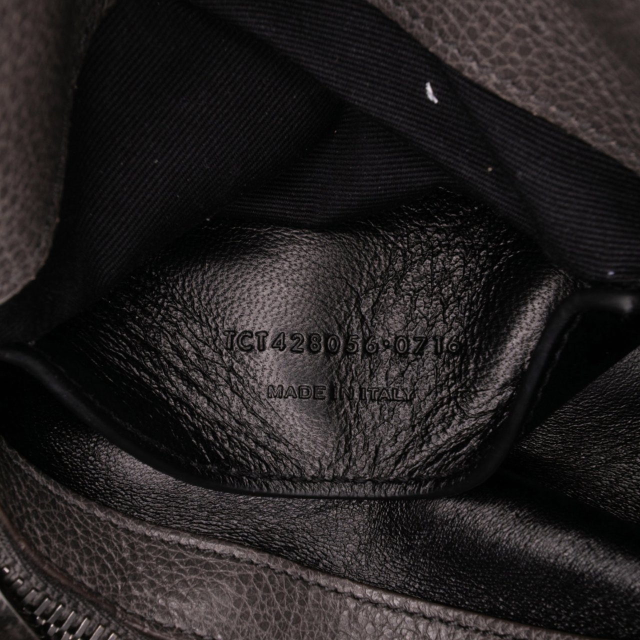 Saint Laurent Medium Quilted Chevron Sheepskin College Satchel Grijs
