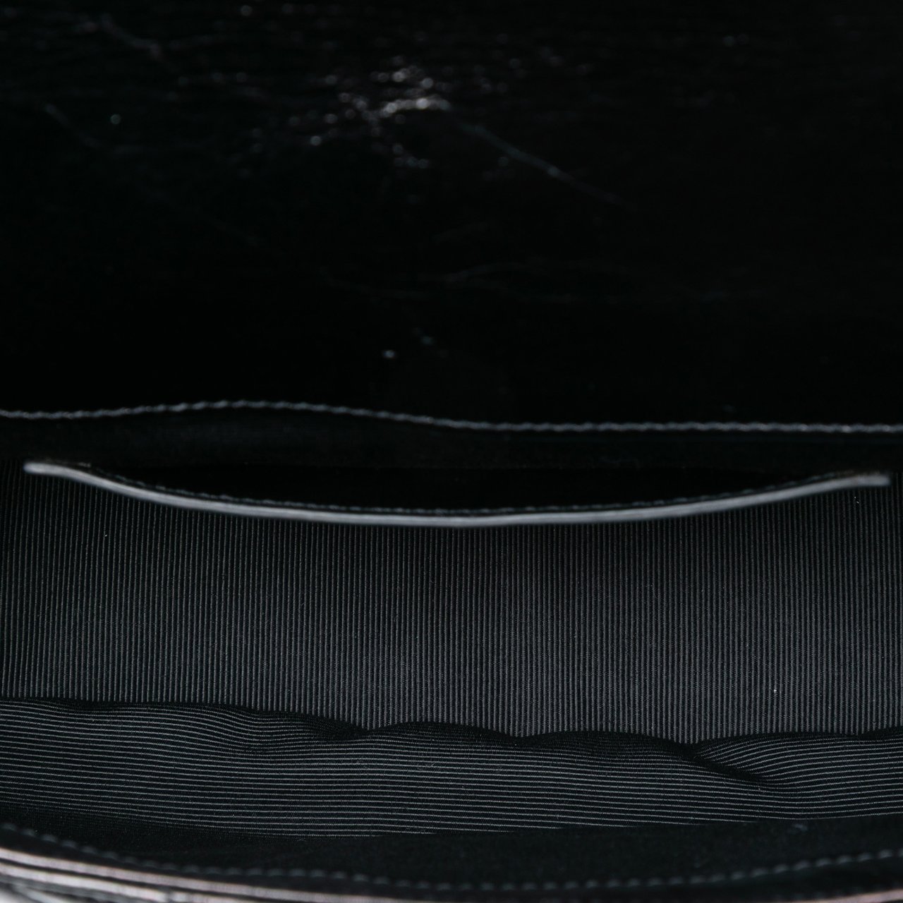 Saint Laurent Medium Crinkled Calfskin Punk Chain Bag Zwart