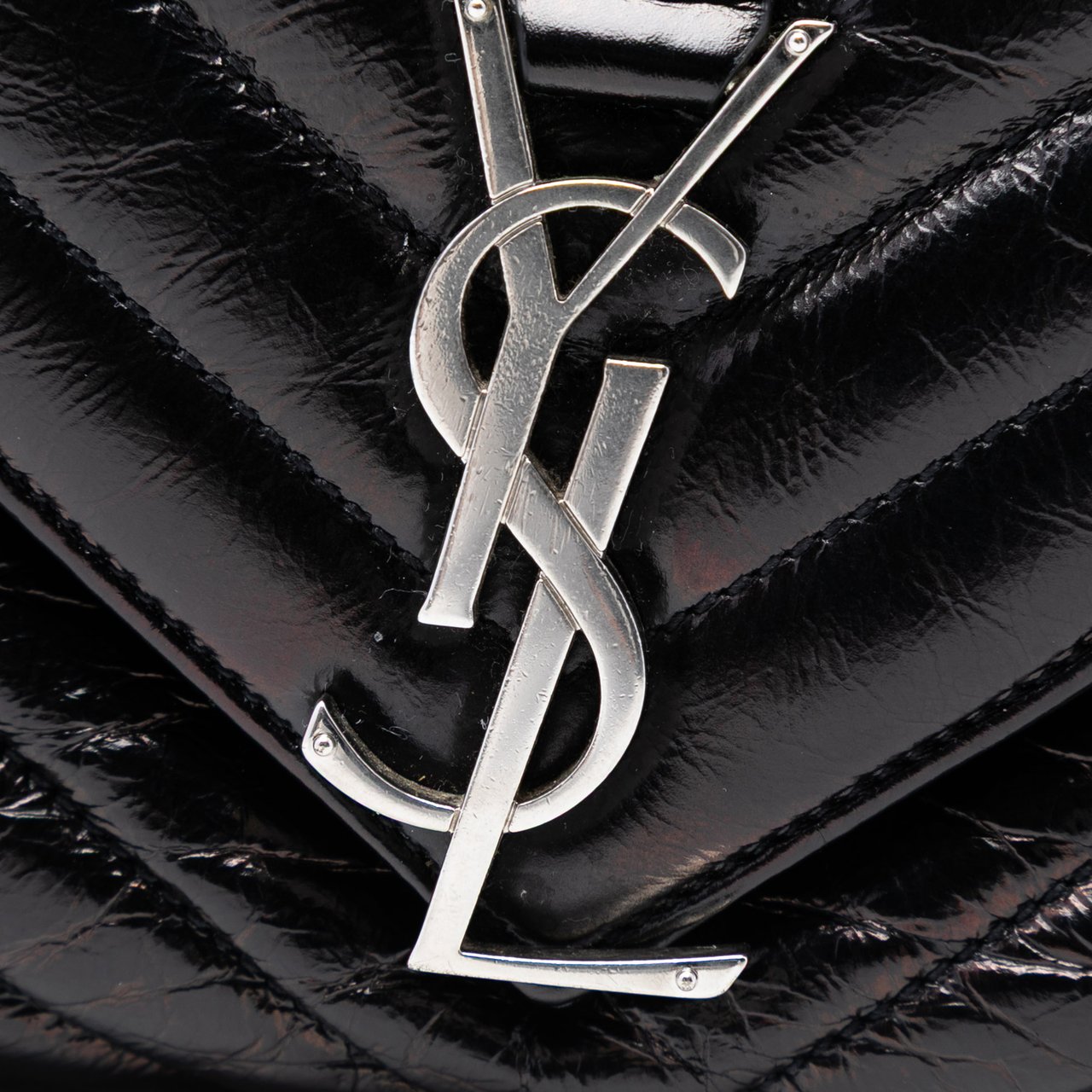 Saint Laurent Medium Crinkled Calfskin Punk Chain Bag Zwart