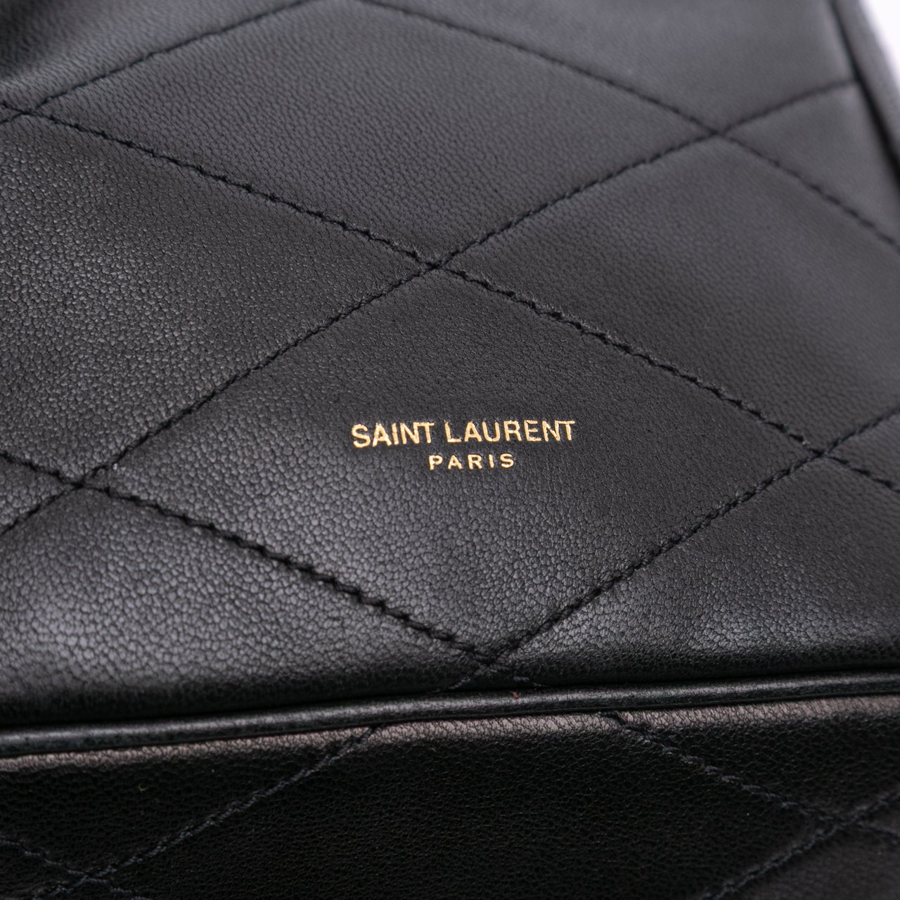 Saint Laurent Lambskin Le Maillon Hook Bucket Bag Zwart
