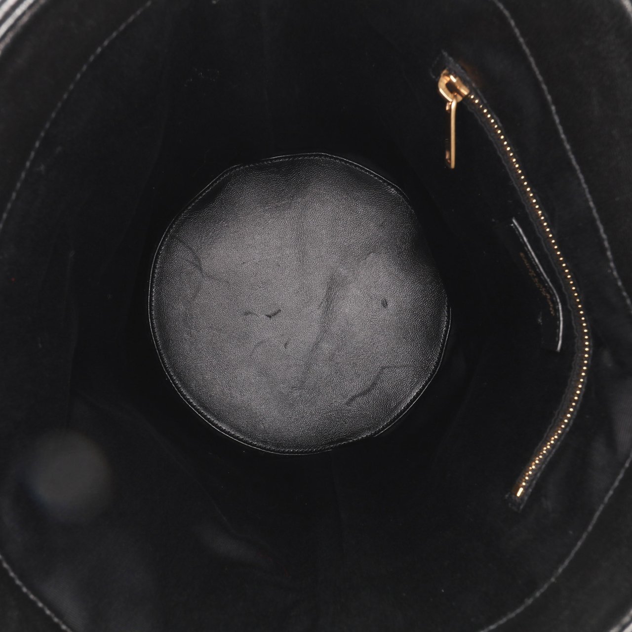 Saint Laurent Medium Lambskin Cecile Bucket Bag Zwart