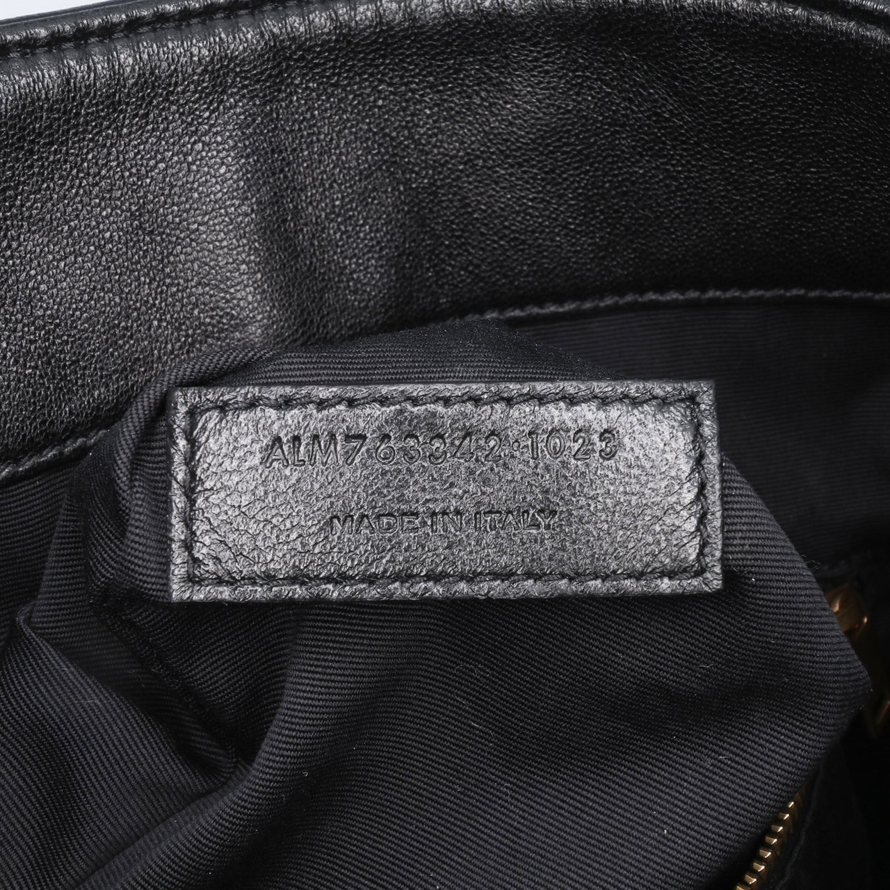 Saint Laurent Medium Lambskin Cecile Bucket Bag Zwart