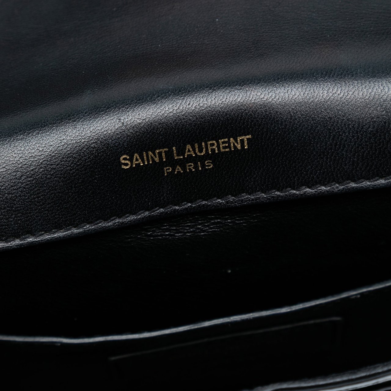 Saint Laurent Small Patent Monogram Vicky Chain Bag Zwart