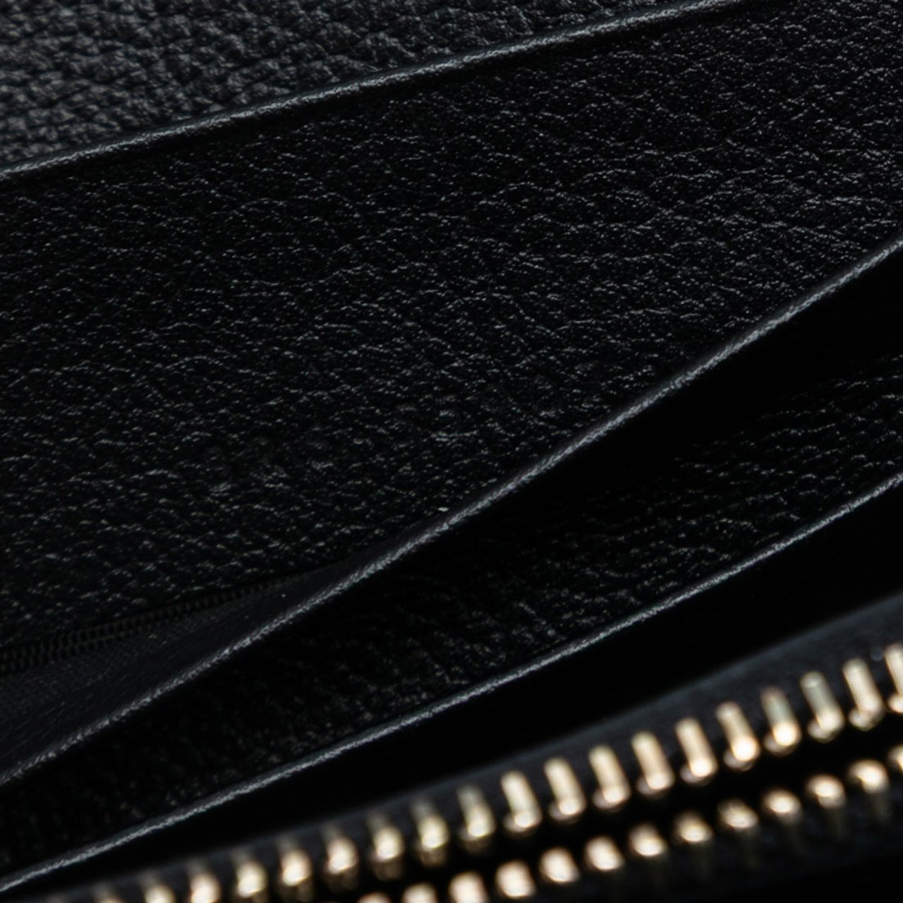 Saint Laurent Leather Belle de Jour Wallet on Chain Zwart