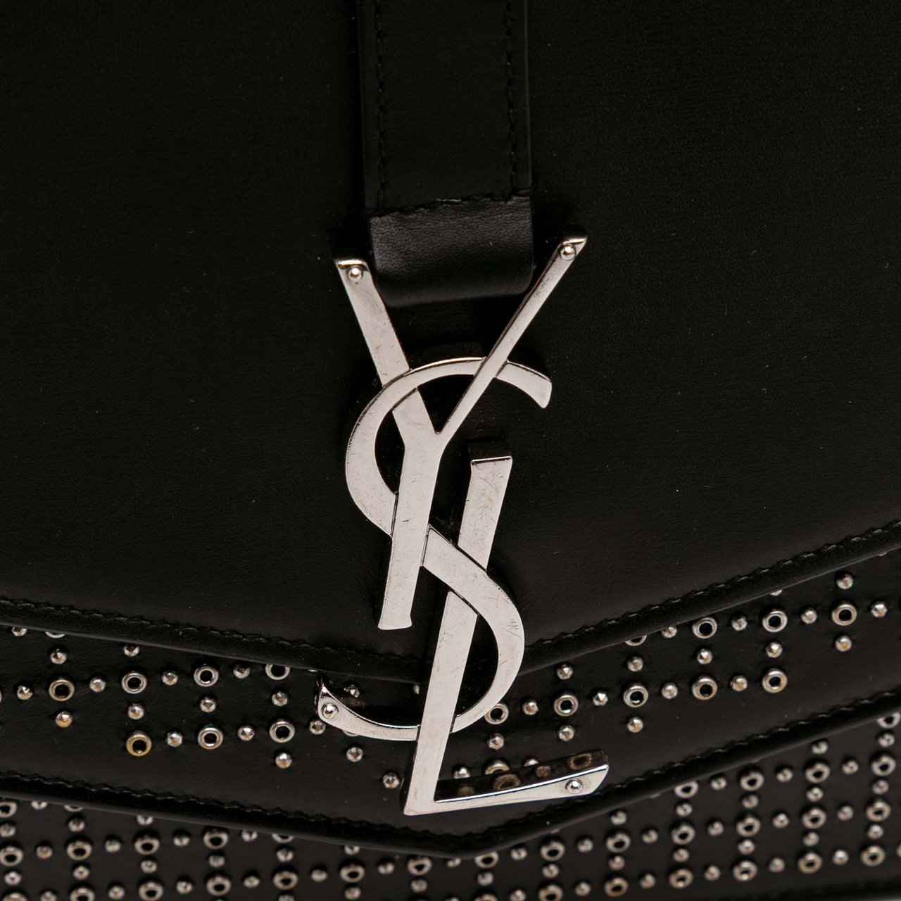Saint Laurent Medium Studded Calfskin Monogram Sulpice Crossbody Zwart