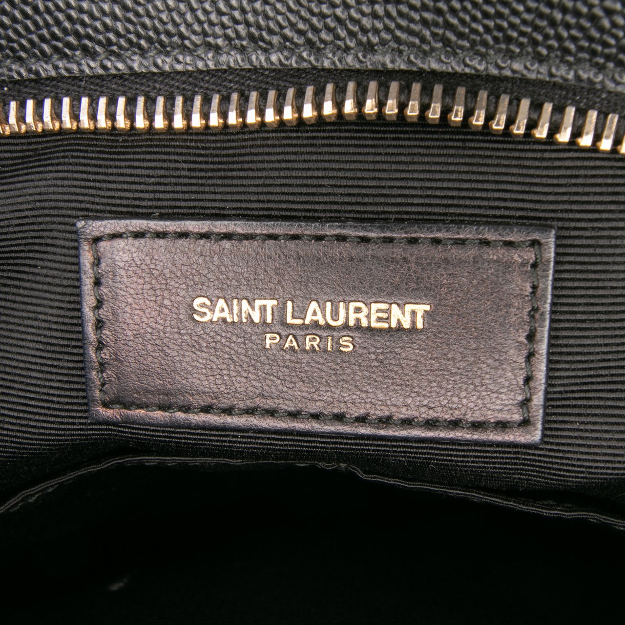 Saint Laurent Grain De Poudre Flat Crossbody Zwart