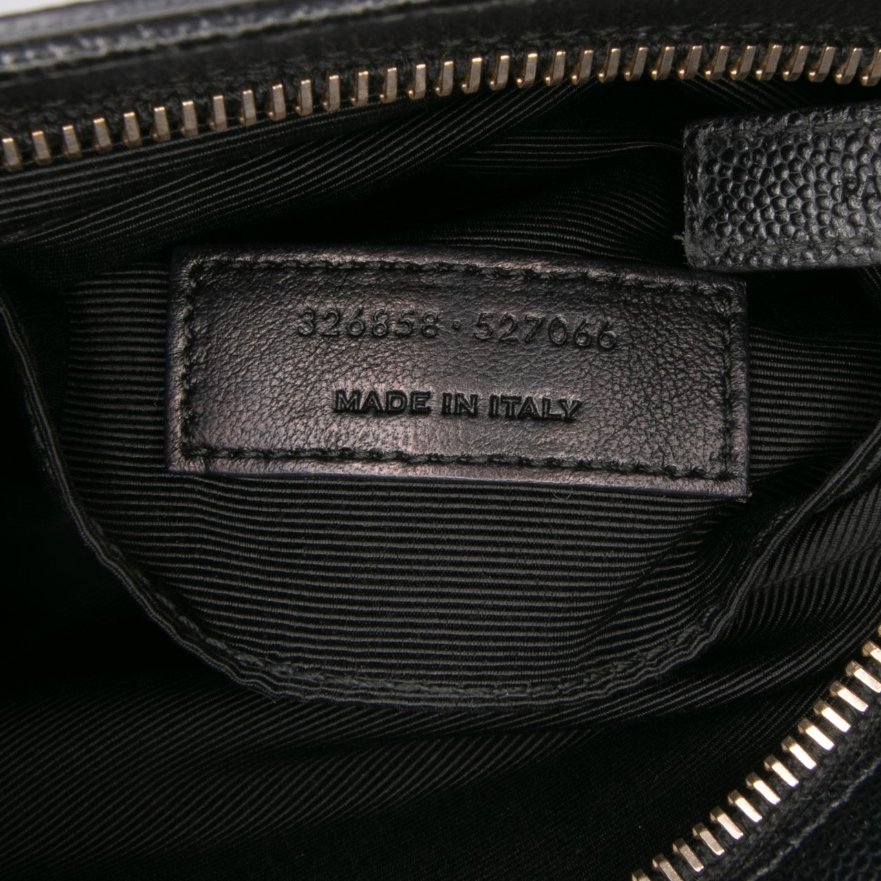 Saint Laurent Grain De Poudre Flat Crossbody Zwart