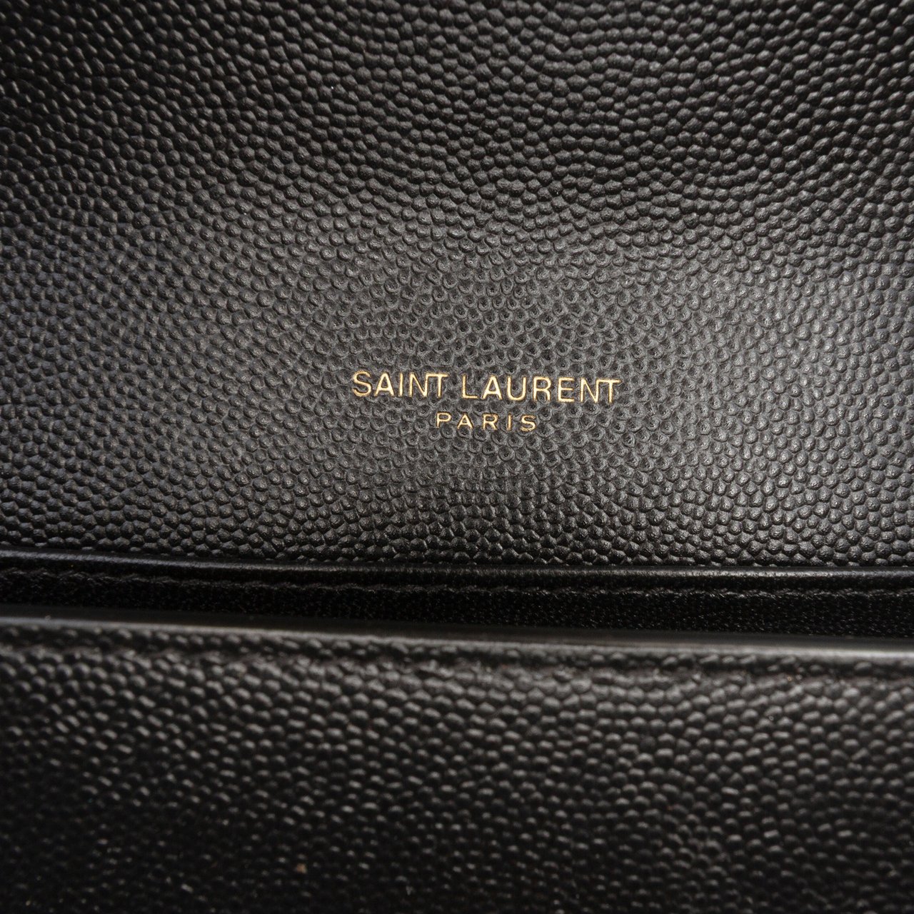 Saint Laurent Grain De Poudre Monogram Cassandra Chain Wallet Zwart