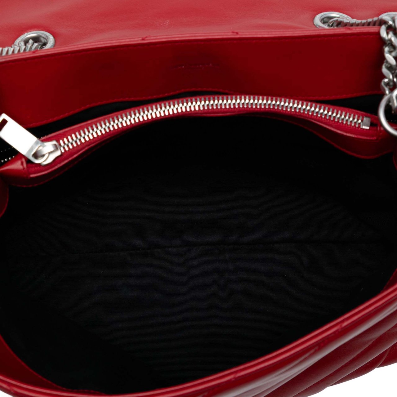 Saint Laurent Medium Leather Monogram Matelasse LouLou Bag Rood