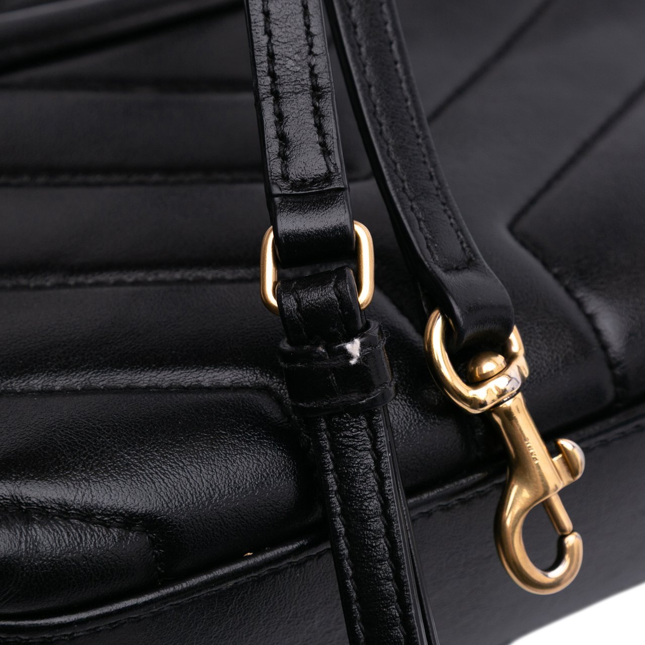 Saint Laurent Toy Matelasse Leather Monogram LouLou Crossbody Zwart