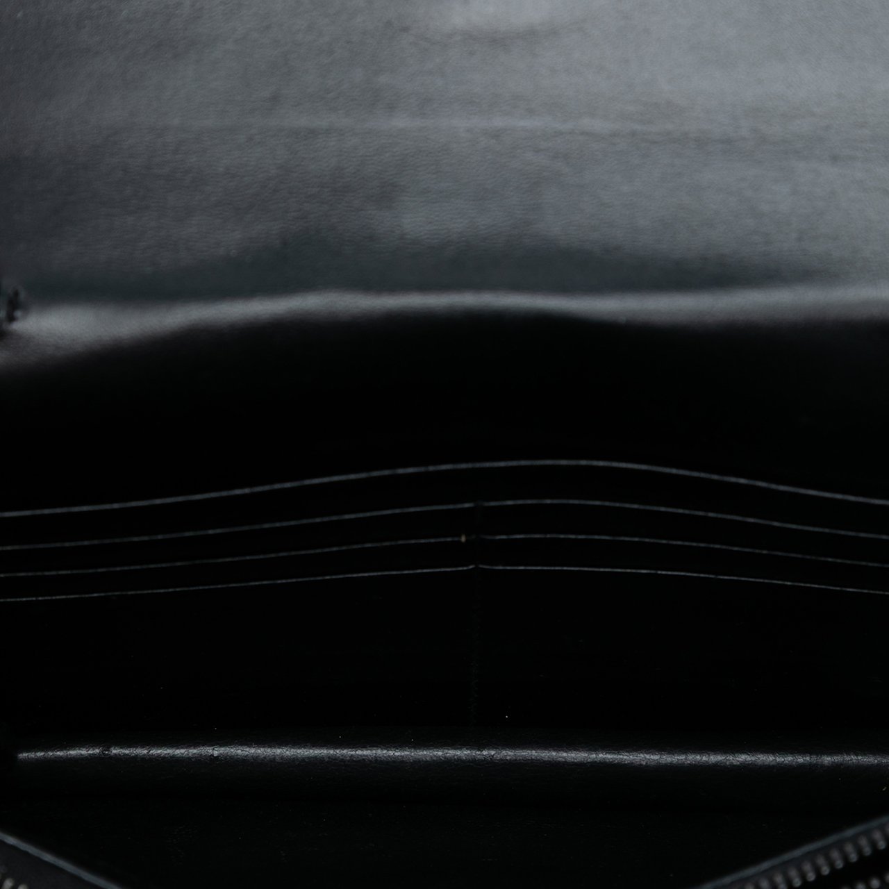 Saint Laurent Croc Embossed Leather Monogram Monochrome Envelope Chain Wallet Zwart