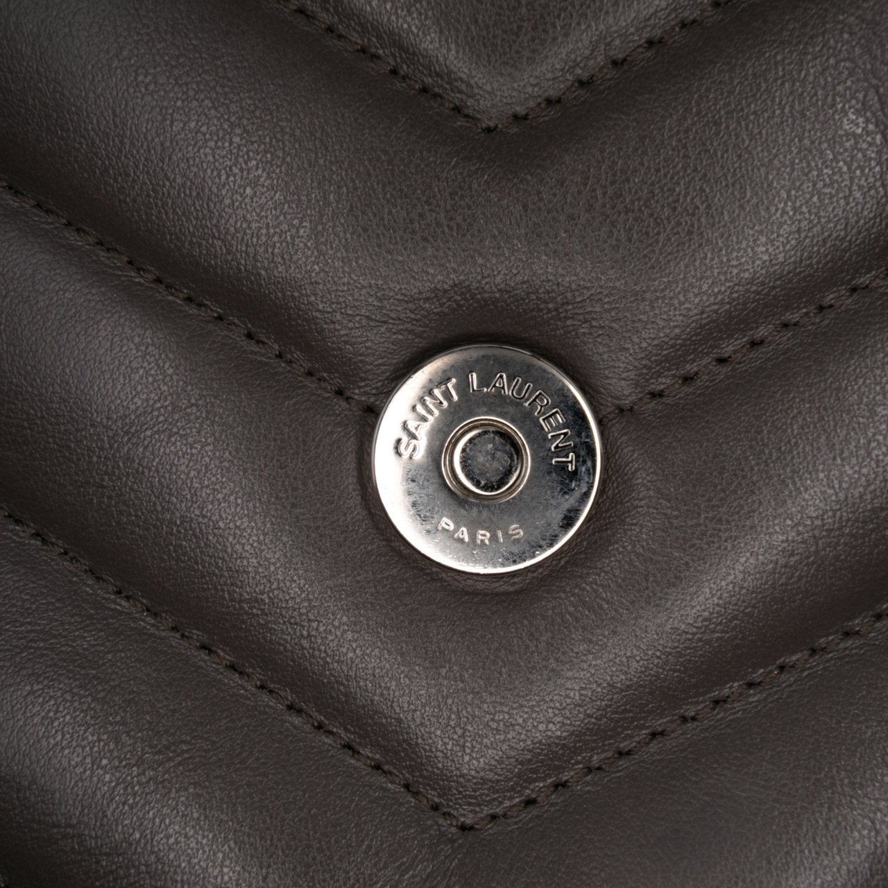 Saint Laurent Small Calfskin Monogram LouLou Shoulder Bag Grijs