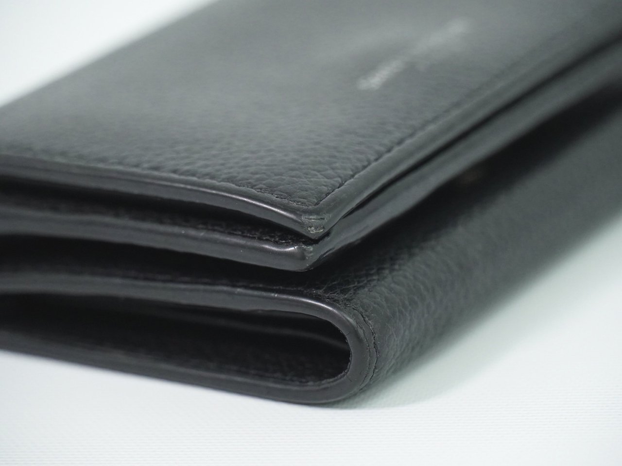 Saint Laurent Compact Matelasse Leather Zwart