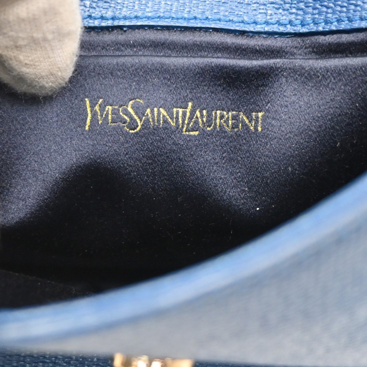 Saint Laurent Saint Laurent Chyc Flap Bag Leather Medium Navy