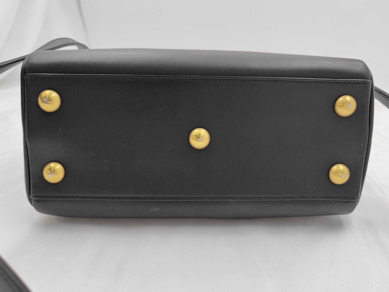 Saint Laurent Classic Duffle Bag Leather 12 Zwart