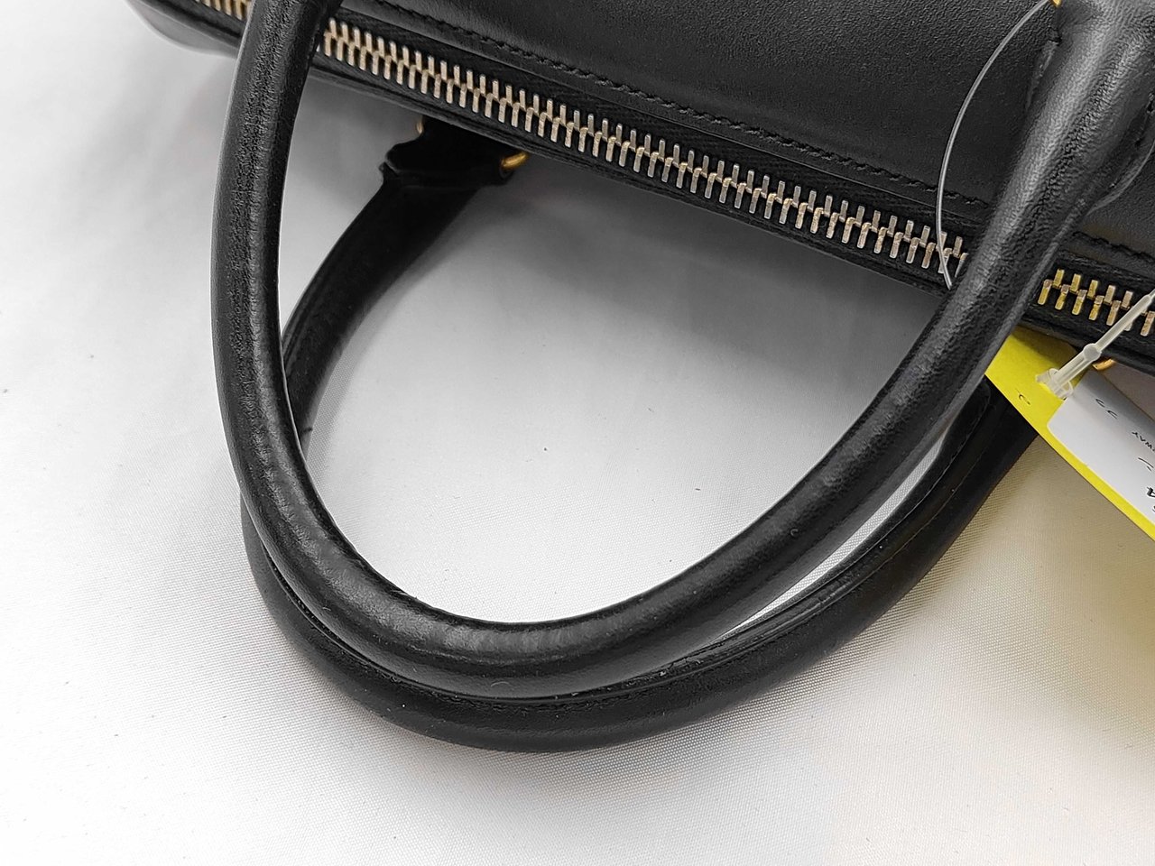 Saint Laurent Classic Duffle Bag Leather 12 Zwart