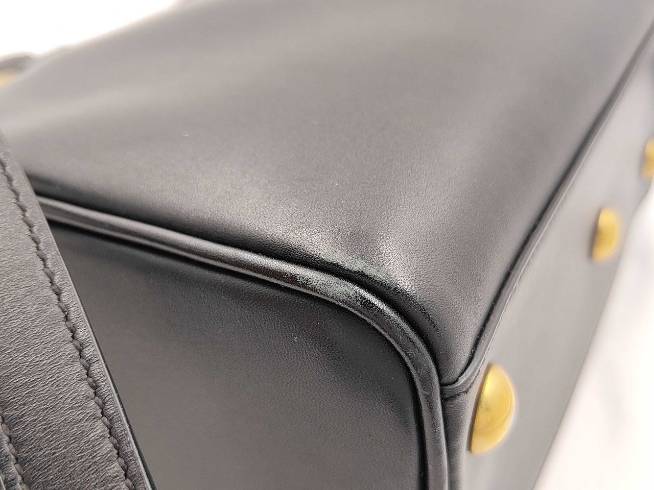 Saint Laurent Classic Duffle Bag Leather 12 Zwart