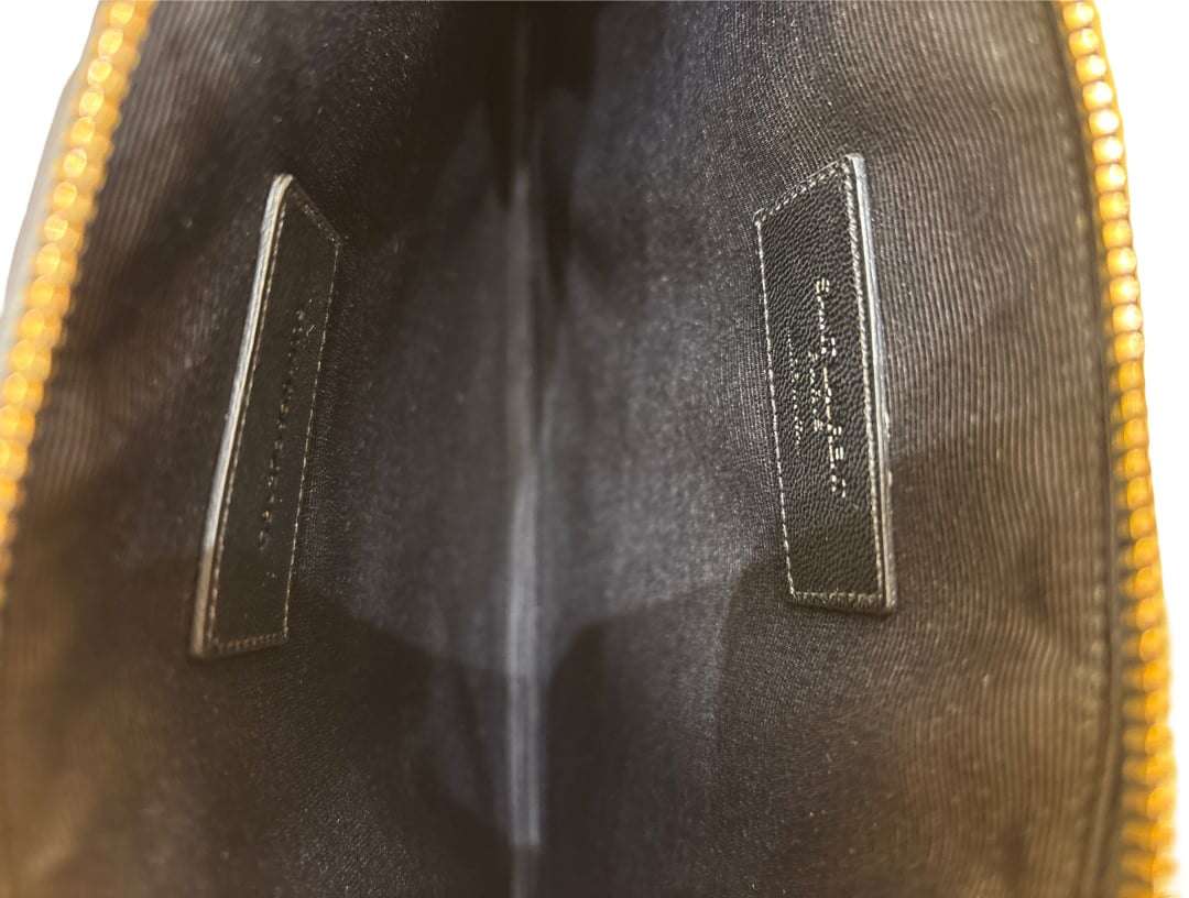 Saint Laurent Zip Pouch Leather Medium Zwart