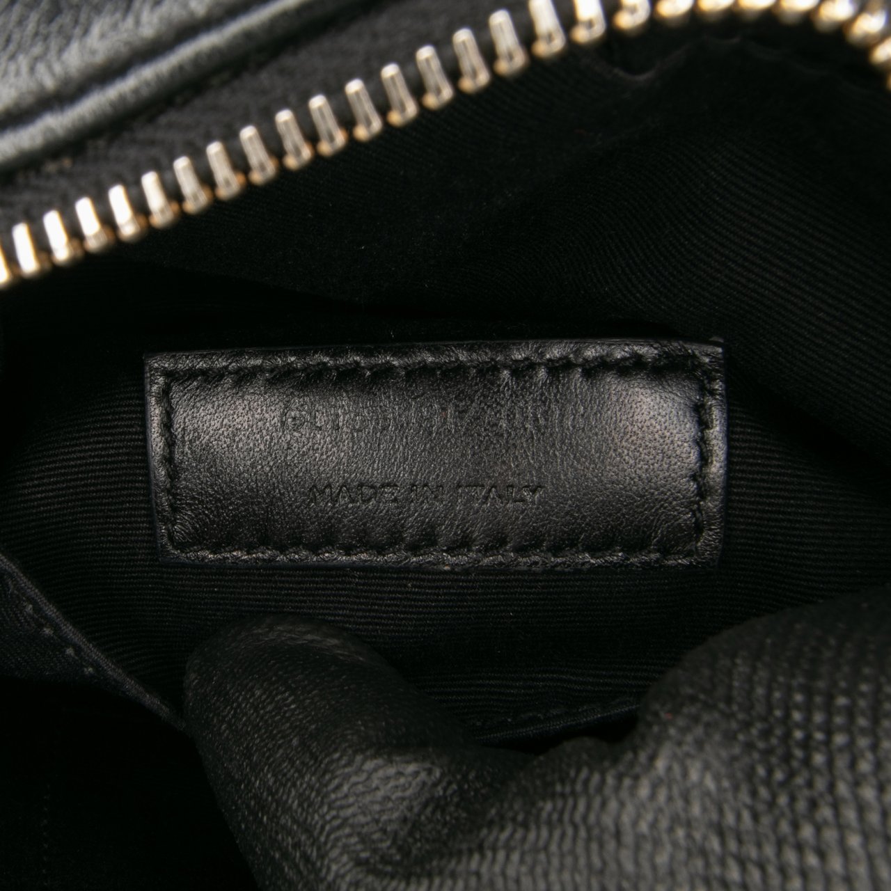 Saint Laurent Quilted Calfskin Tassel Lou Belt Bag Zwart
