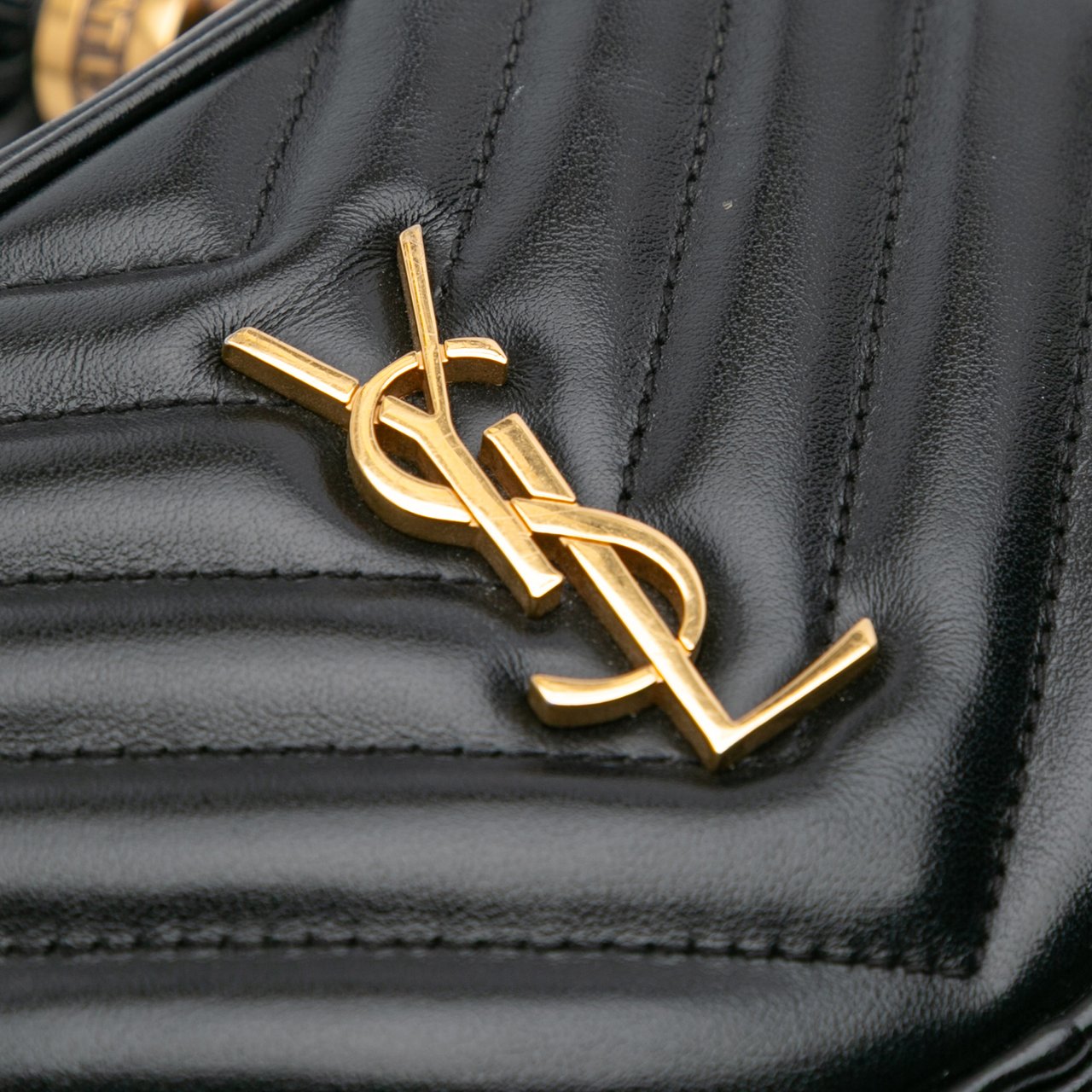Saint Laurent Quilted Calfskin Tassel Lou Belt Bag Zwart