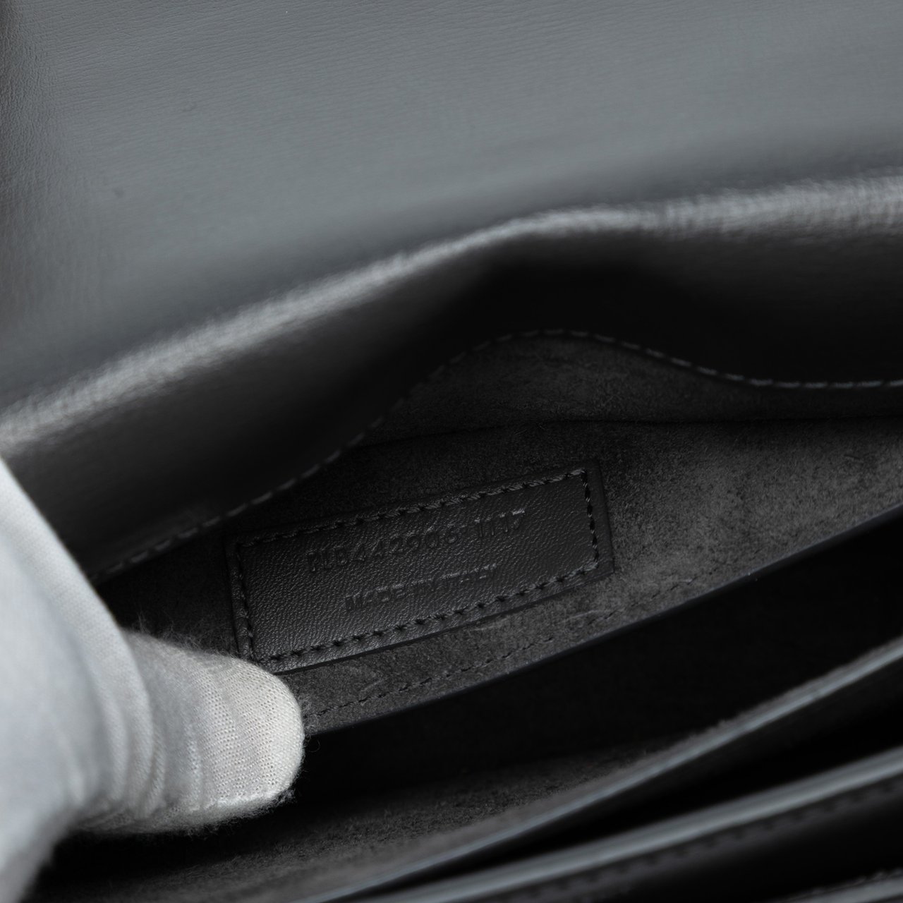 Saint Laurent Medium Smooth Leather Monogram Sunset Crossbody Zwart