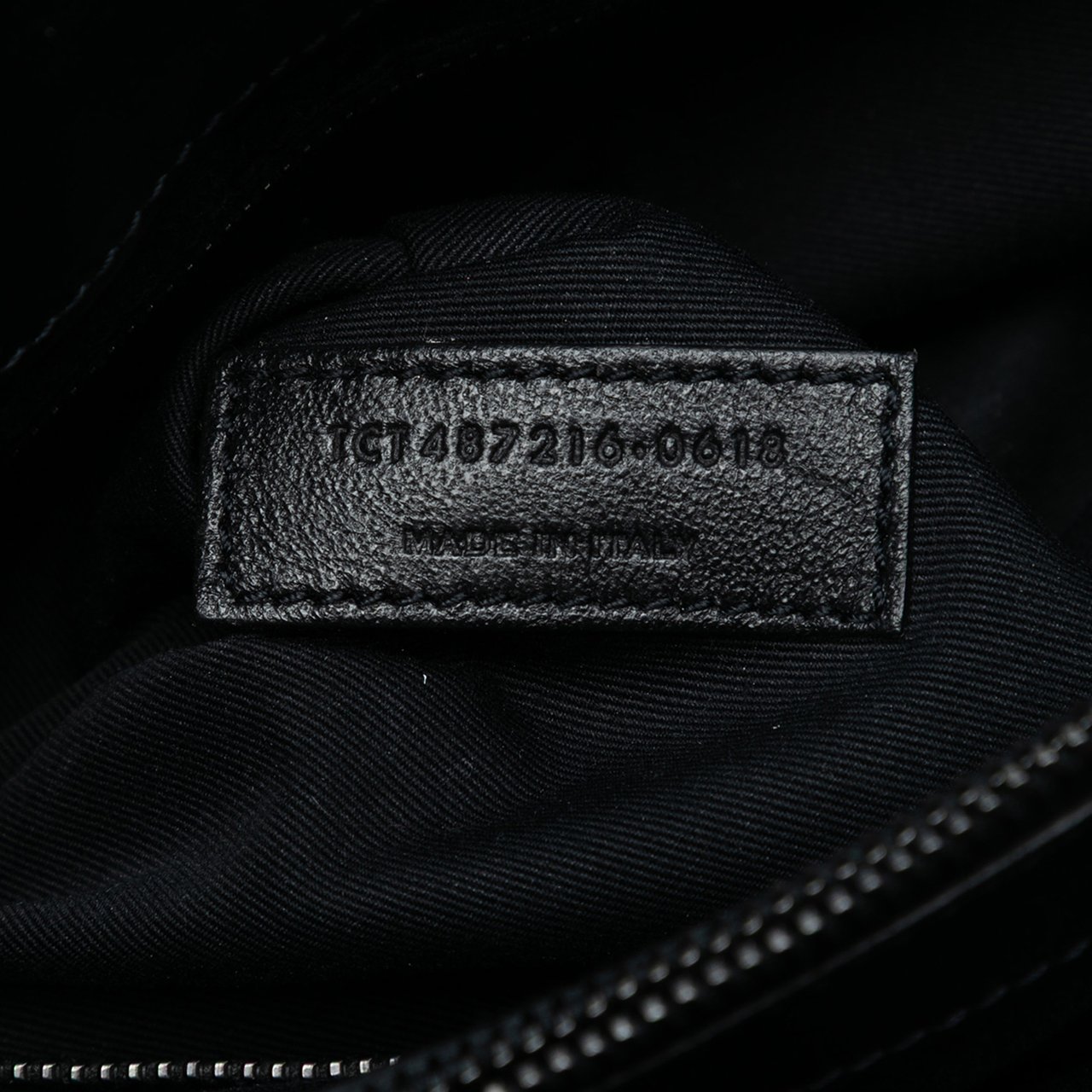 Saint Laurent Medium Matelasse Leather Monogram Monochrome Loulou Shoulder Bag Zwart