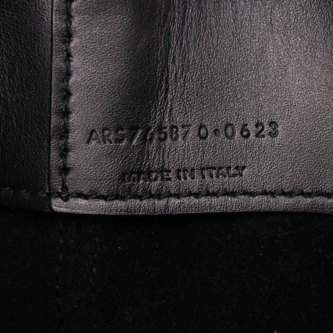 Saint Laurent Mini Shiny Calfskin Le 37 Bucket Bag Zwart