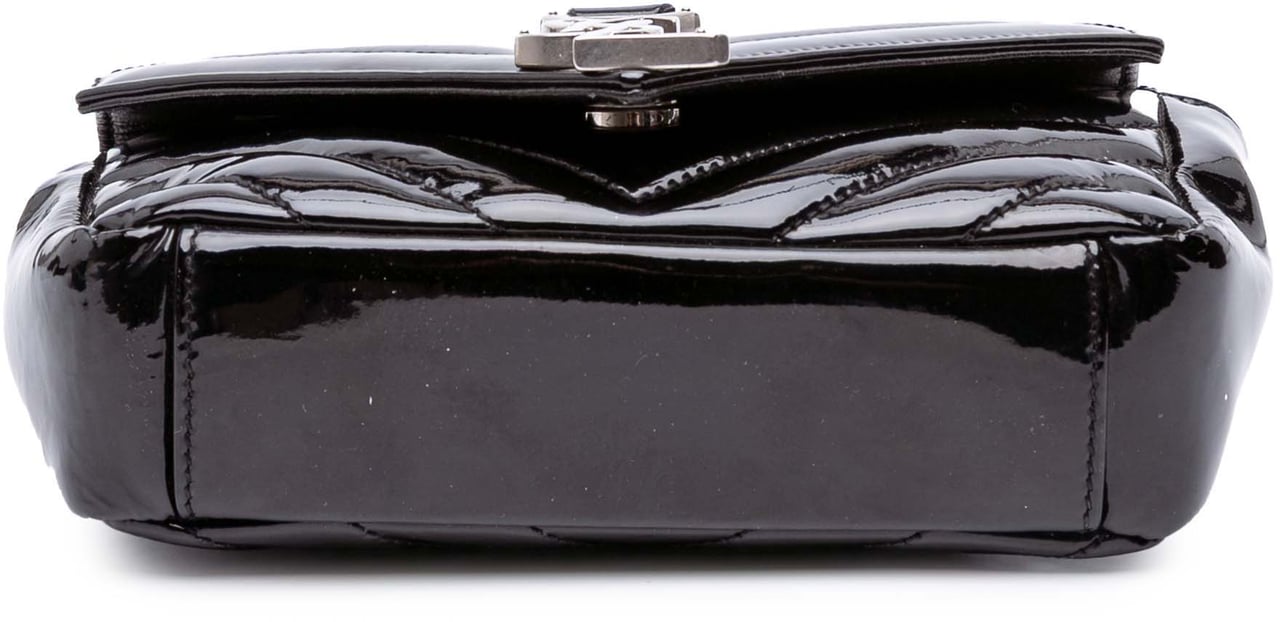 Saint Laurent Baby Patent Chevron Classic Monogram Chain Bag Zwart