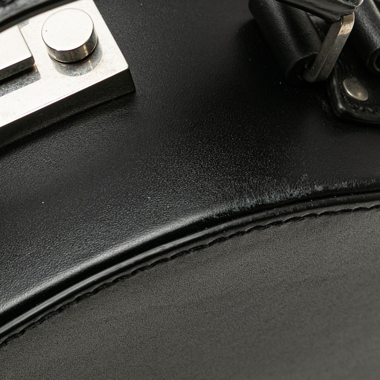 Saint Laurent Small Leather Mica Hatbox Satchel Zwart