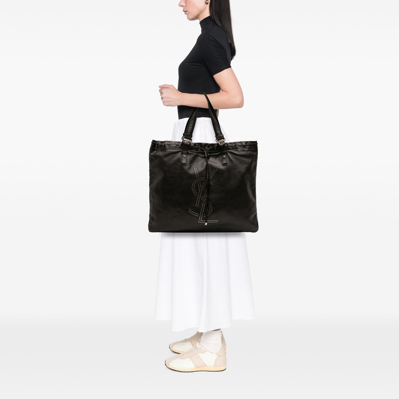 Saint Laurent Calfskin Studded Kahala Sac Tote Zwart