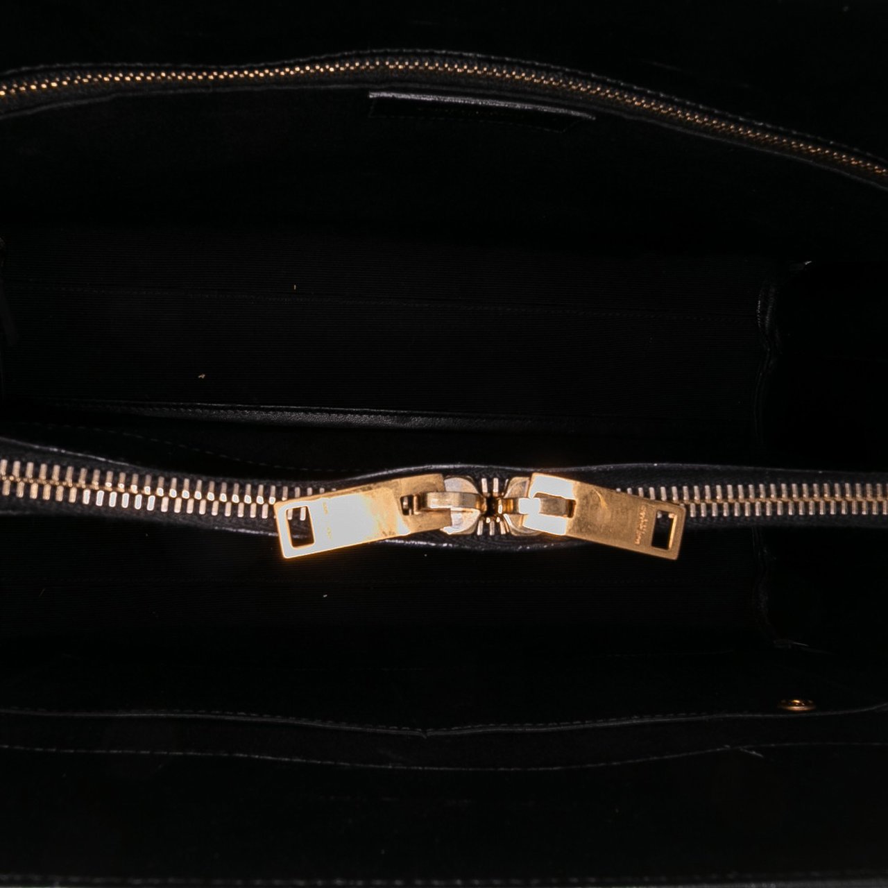 Saint Laurent Small Patent Sac De Jour Satchel Zwart
