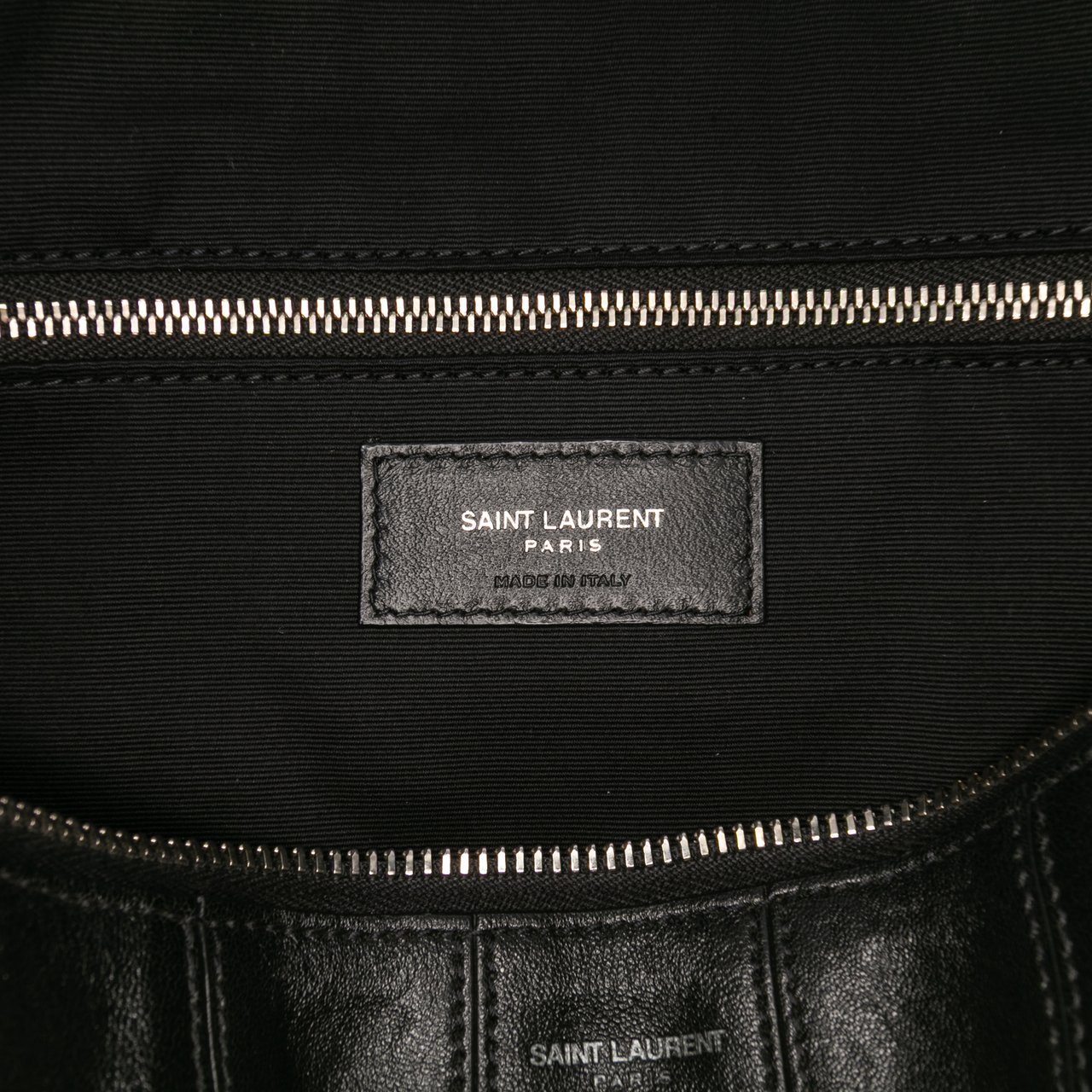 Saint Laurent Leather Blitz Shoulder Bag Zwart
