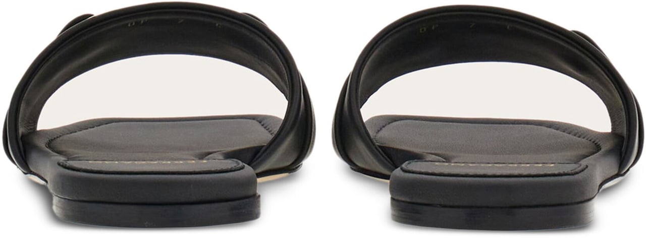 Salvatore Ferragamo Black Leah Gancini Ornament Leather Sandals Zwart