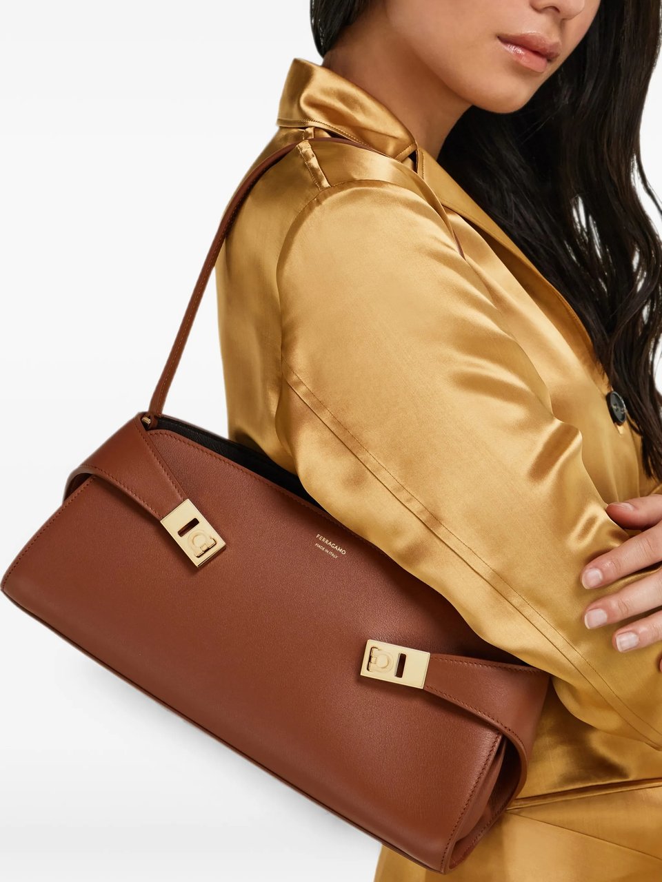 Salvatore Ferragamo Calf Leather Hug Sh Ew Shoulder Bag Bruin