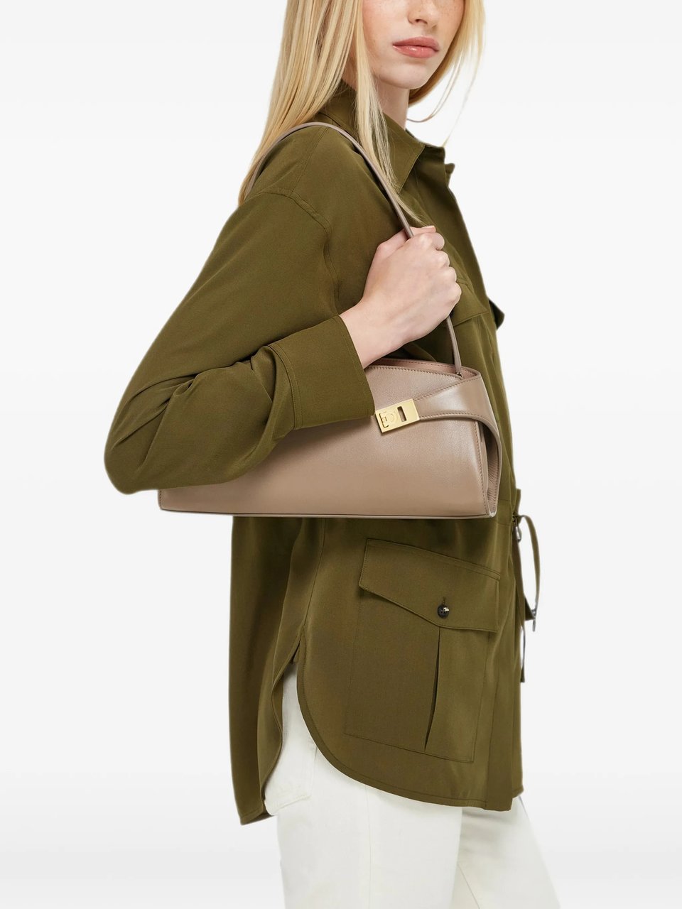 Salvatore Ferragamo Elongated Calf Leather Shoulder Bag With Gold-Tone Hardware Neutraal